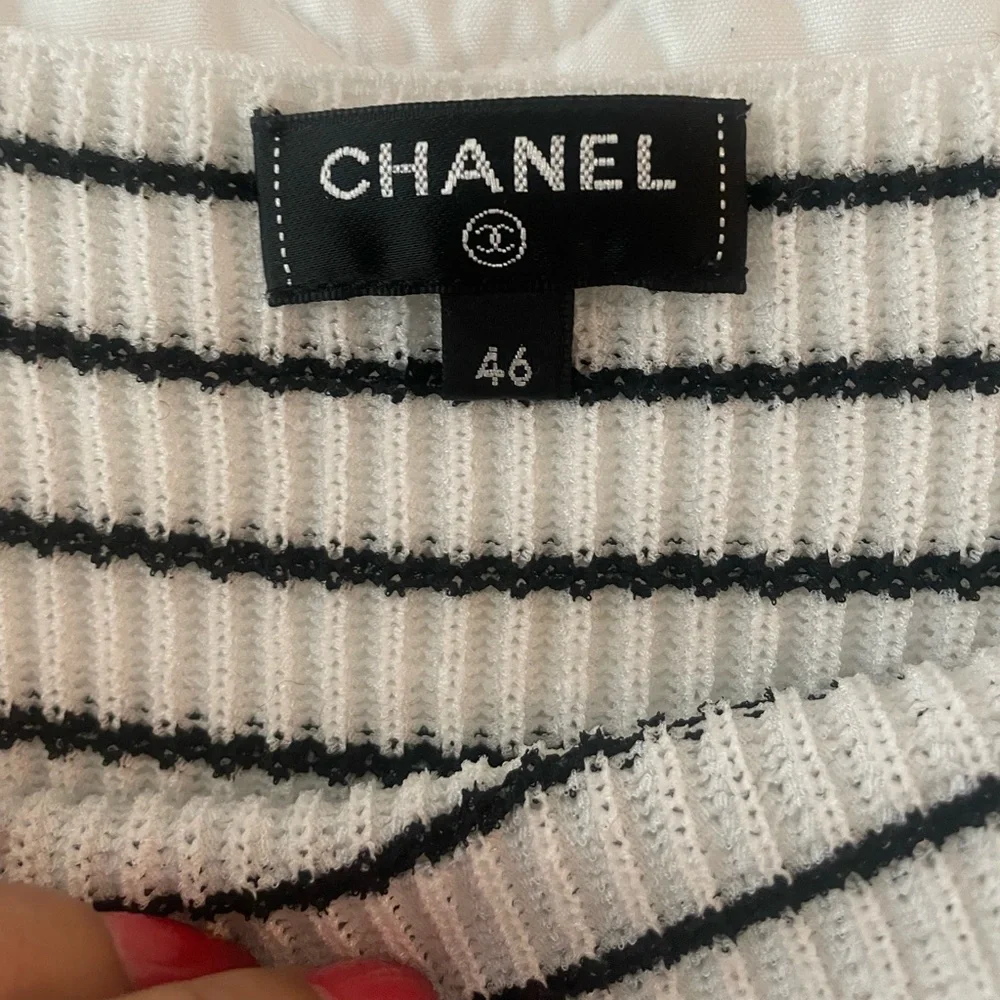 Authentic Chanel 17P Striped Knit Nautical Top size 46 P56070K07345